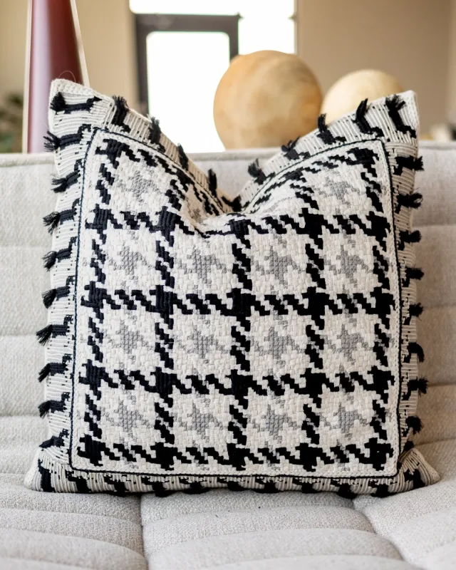 Tess Organic Cotton Houndstooth Throw Pillow
