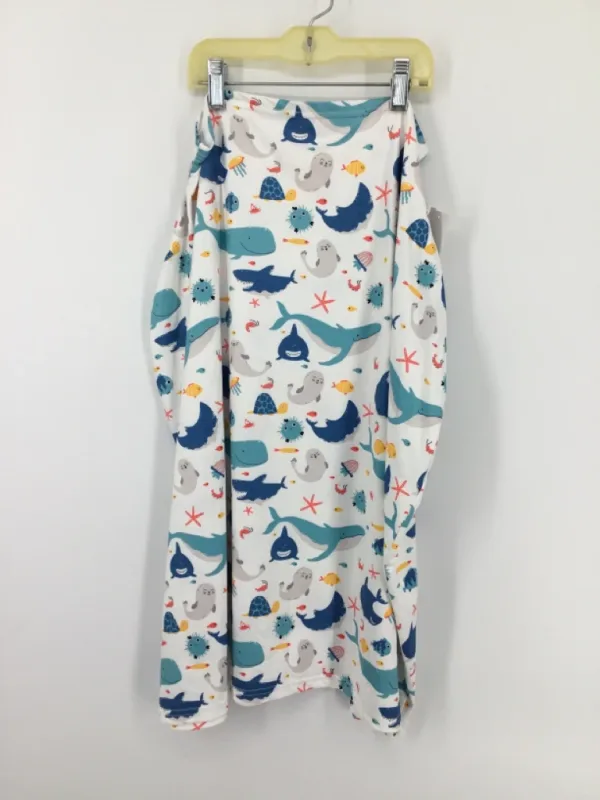 White Print Multi-Use Cover